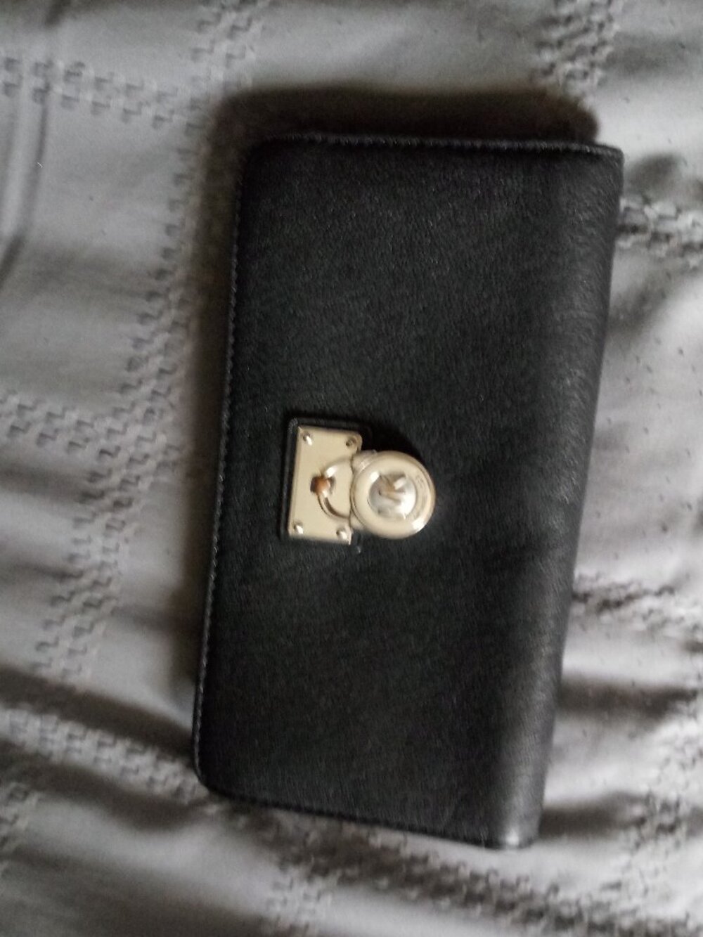 Auth Michael kors wallet zip around organizer credit cards zipper compartmet
